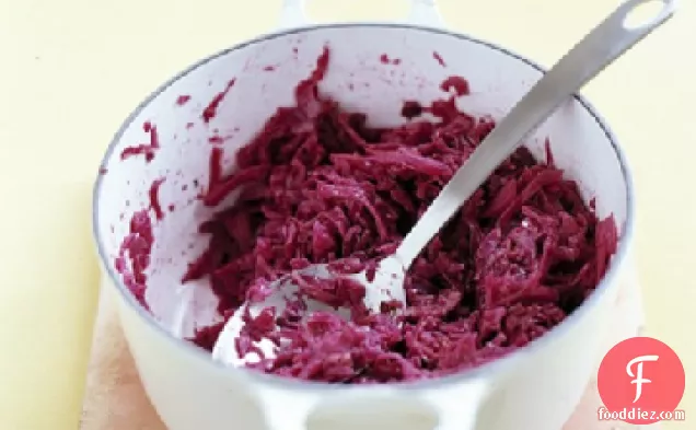Red Cabbage With Apple