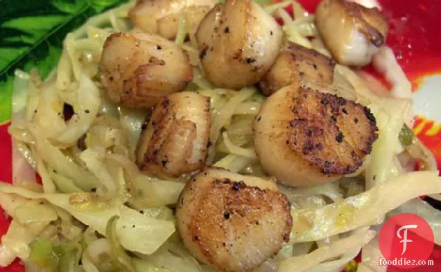 Seared Scallops With Cabbage and Leeks