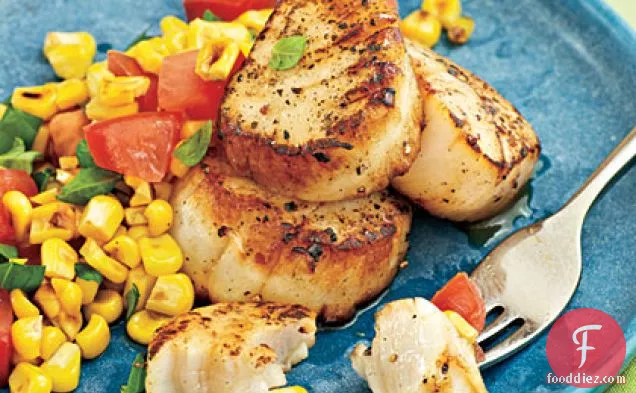 Seared Scallops with Farmers' Market Salad