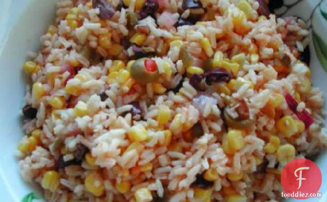 कोमिनो मकई और चावल का सलाद