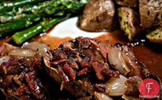 भुना हुआ उथले के साथ बीफ टेंडरलॉइन