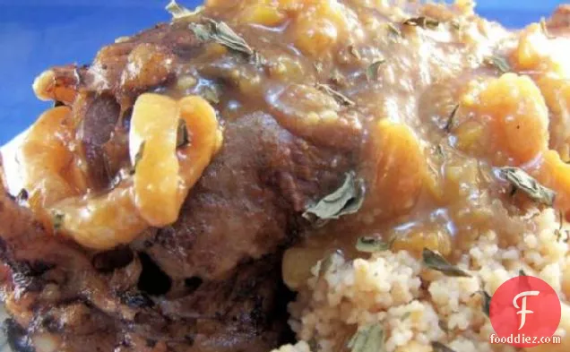 धीमी गति से पका हुआ मोरक्कन लैम्ब शैंक्स