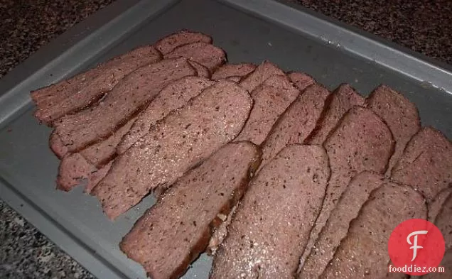 लहसुन और मेंहदी के साथ मेमने का ग्रील्ड पैर