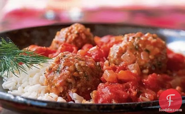 Bulgur and Lamb Meatballs in Tomato Sauce