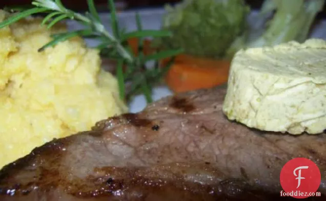 कैफ़े डे पेरिस बटर के साथ लैम्ब लोइन चॉप्स (ग्रिल के लिए)