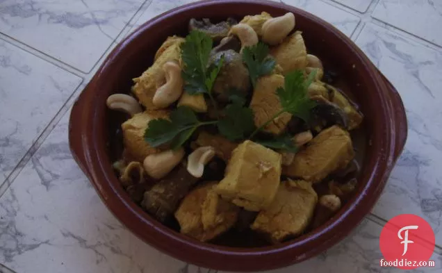 Chicken and Mushrooms in a Nutty Sauce