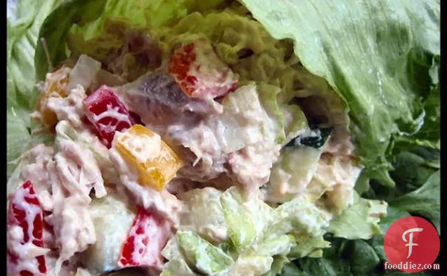 ग्रील्ड भैंस चिकन सलाद